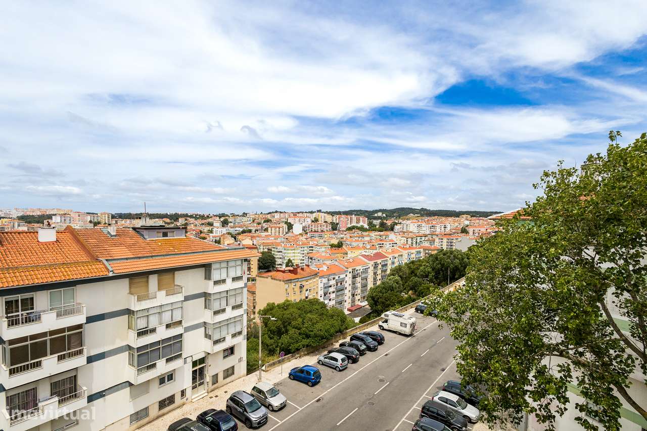 T3 excelentes áreas, duas varandas, vista para a Serra de Sintra-14