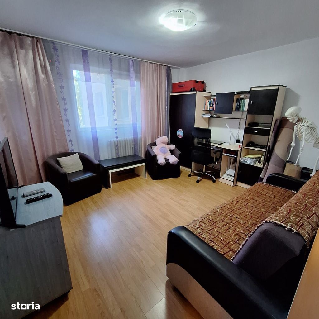 Apartament decomandat cu 2 camere in zona Hala Centrala