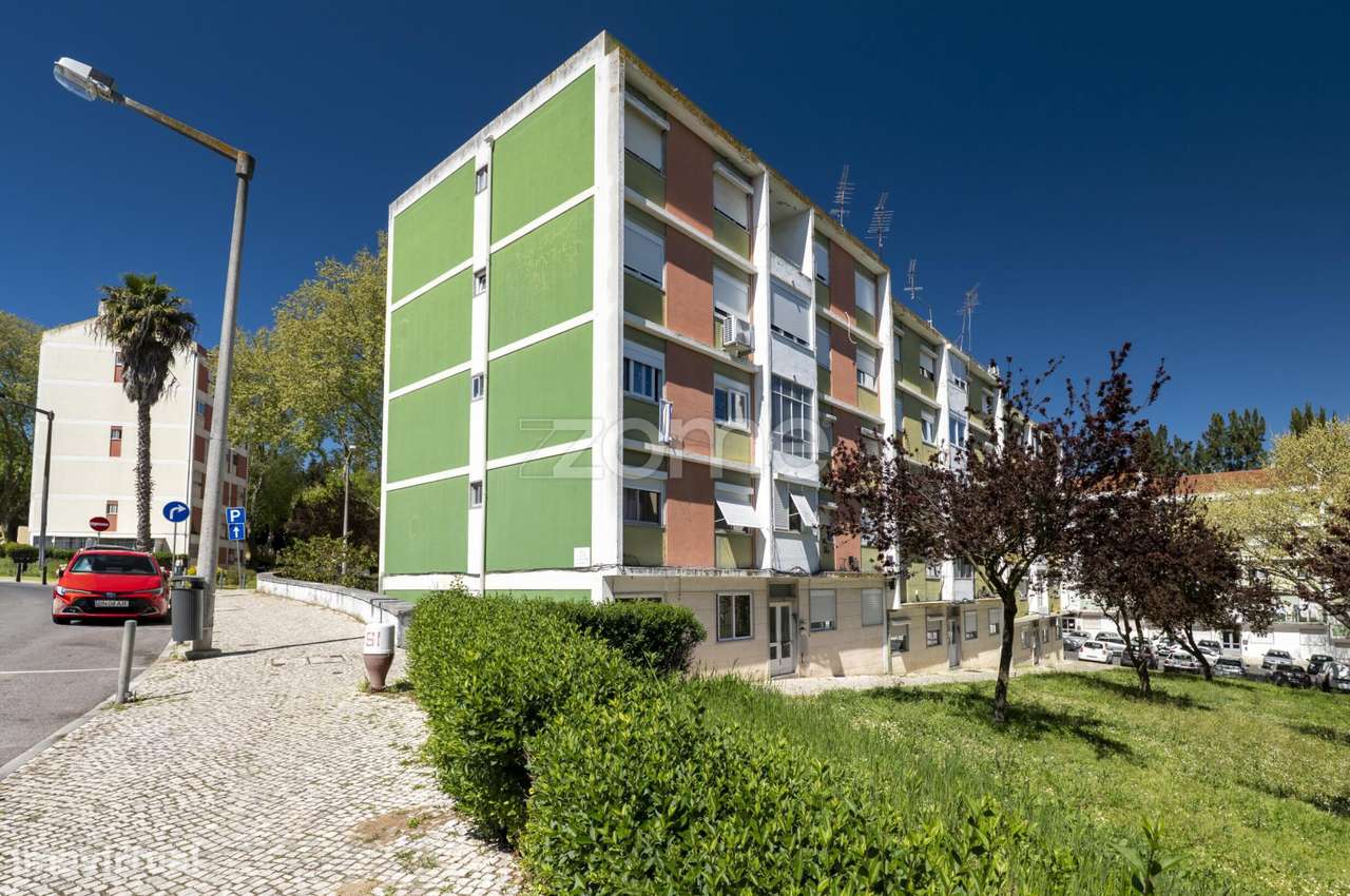Apartamento T2 Em Benfica Localizacao Central