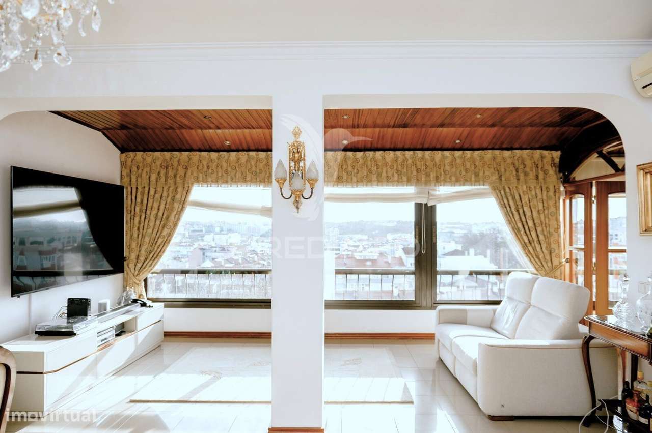 Penthouse Exclusiva T3+3 na Cova da Piedade | 240 m² | Vista Cidade... - Grande imagem: 4/38