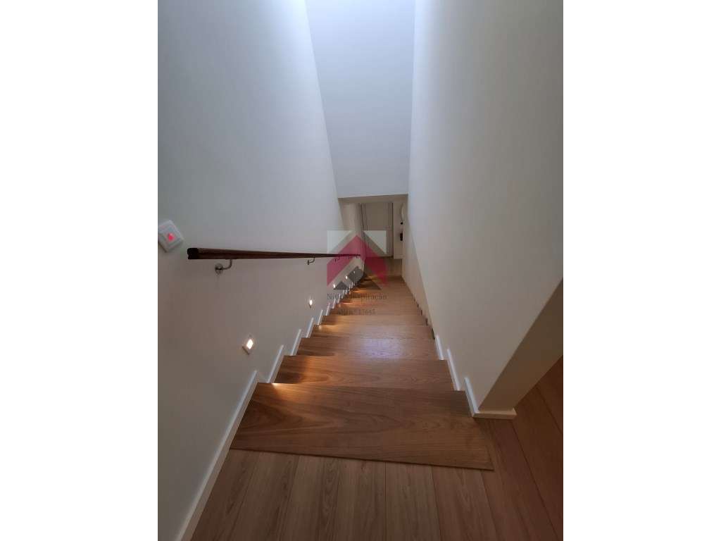 Moradia T3+1 Moderna luxuosa em Cacia-28