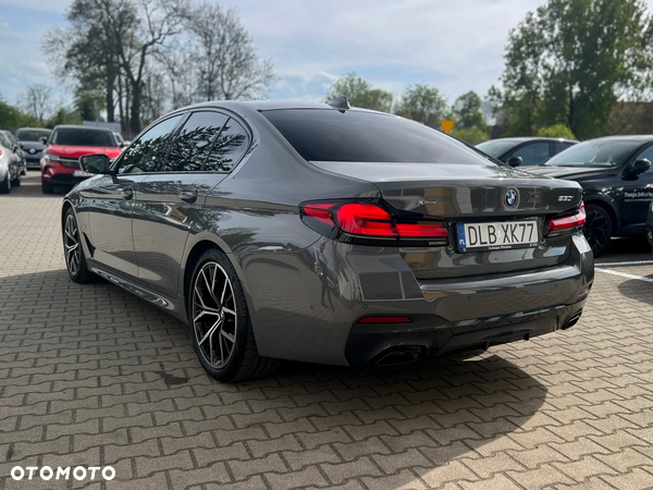 BMW Seria 5 530i xDrive mHEV M Sport sport - 9