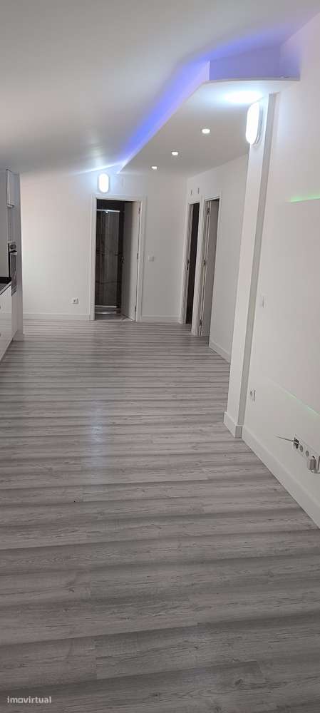 T2 com terraço e garagem! - Grande imagem: 4/22