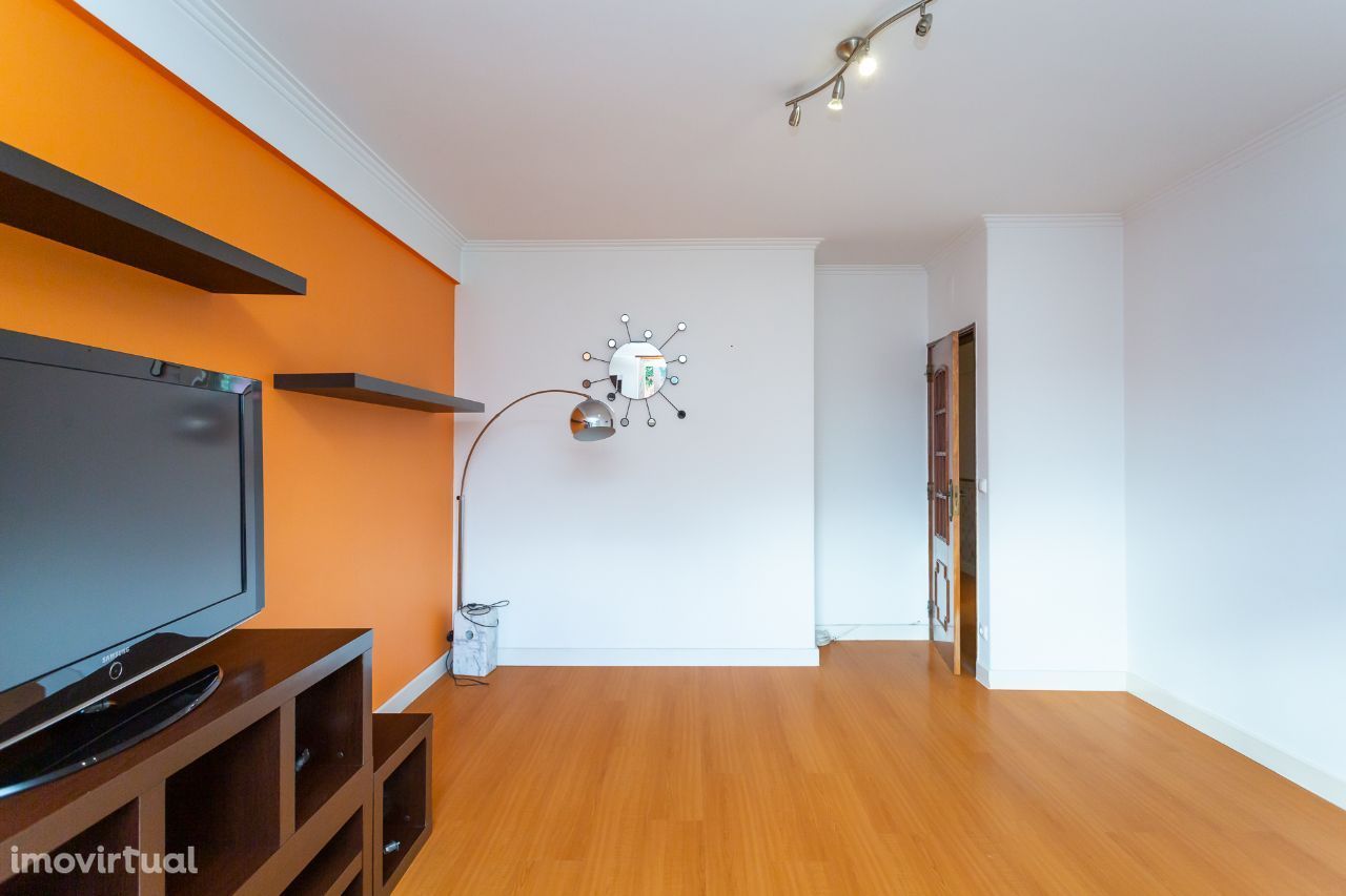 Apartamento, 50 m², Massamá e Monte Abraão