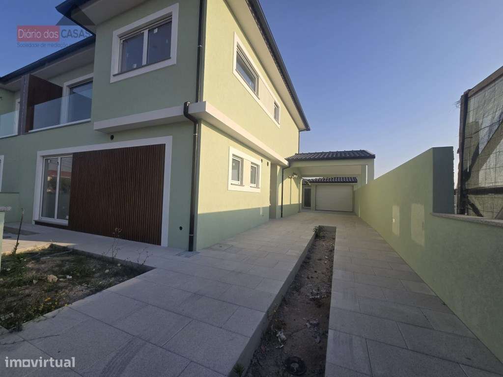 Moradia geminada T4 em Aveiro - Gafanha do Carmo-2