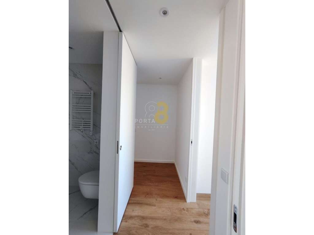 Apartamento T2, em edifício novo junto ao parque da cidade - Grande imagem: 5/44