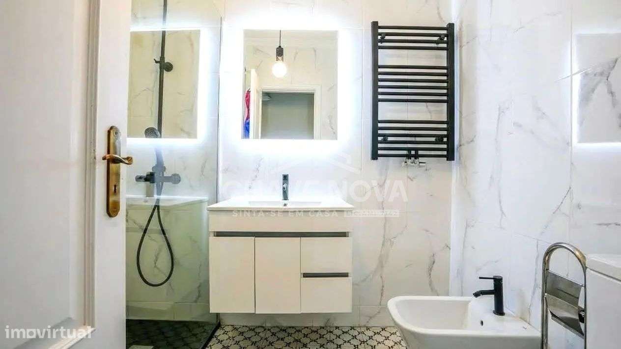 Apartamento T3 | Varanda | Garagem | Elevador-14