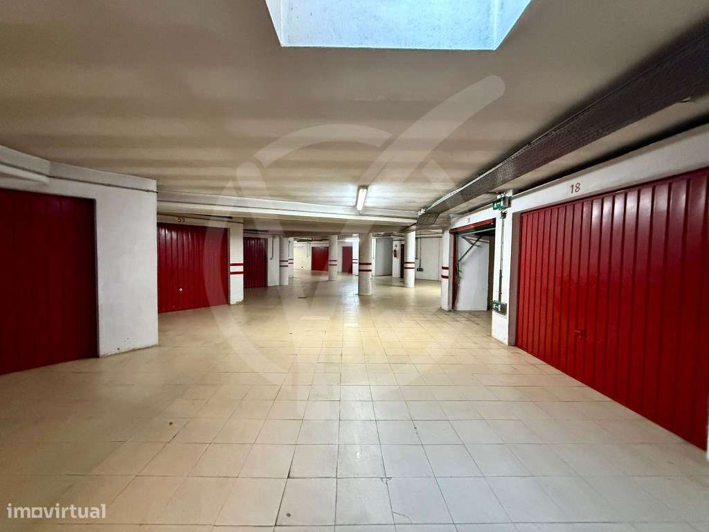 Excelente T3 na Póvoa de Varzim com 2 Garagens Fechadas-17