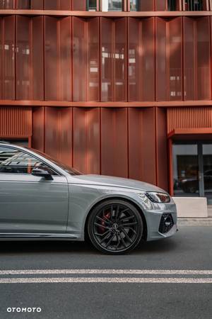 Audi RS4 TFSI Quattro Tiptronic - 8