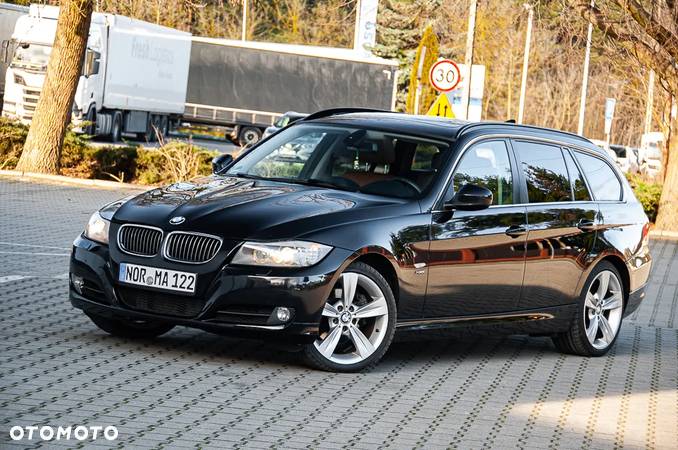 BMW Seria 3 330d xDrive - 2