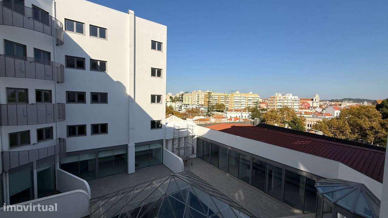 Apartamento T0 com parqueamento e vistas de mar-9