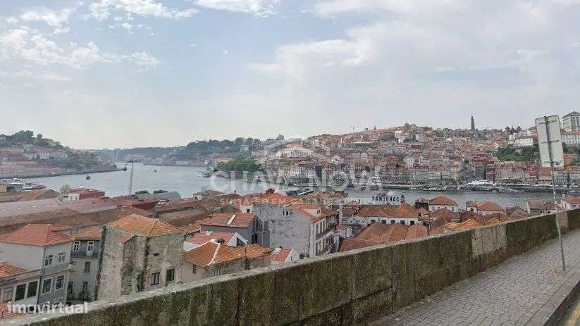 Apartamento Junto ao Douro c/Licença AL & Estação General de Torres-11
