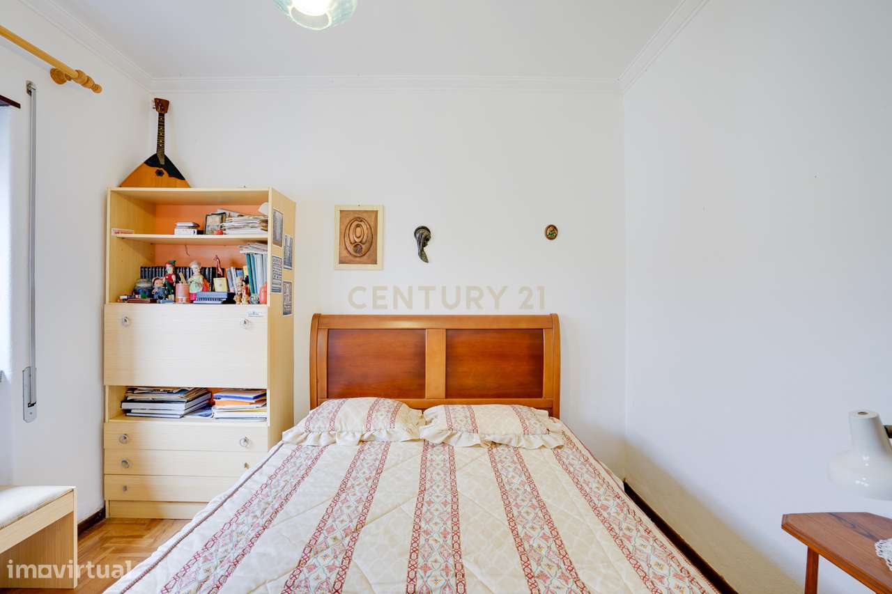 Já imaginou viver numa aldeia? E a poucos minutos de Cascais.-13