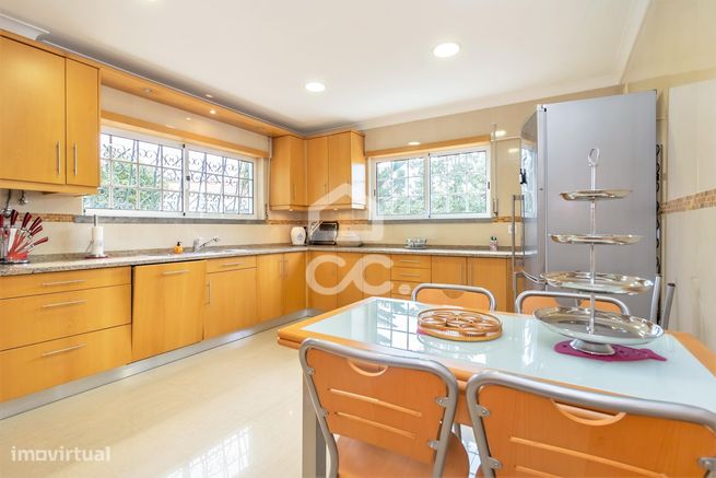 Moradia Isolada T8 em terreno de 1000 m2 em Belverde-28