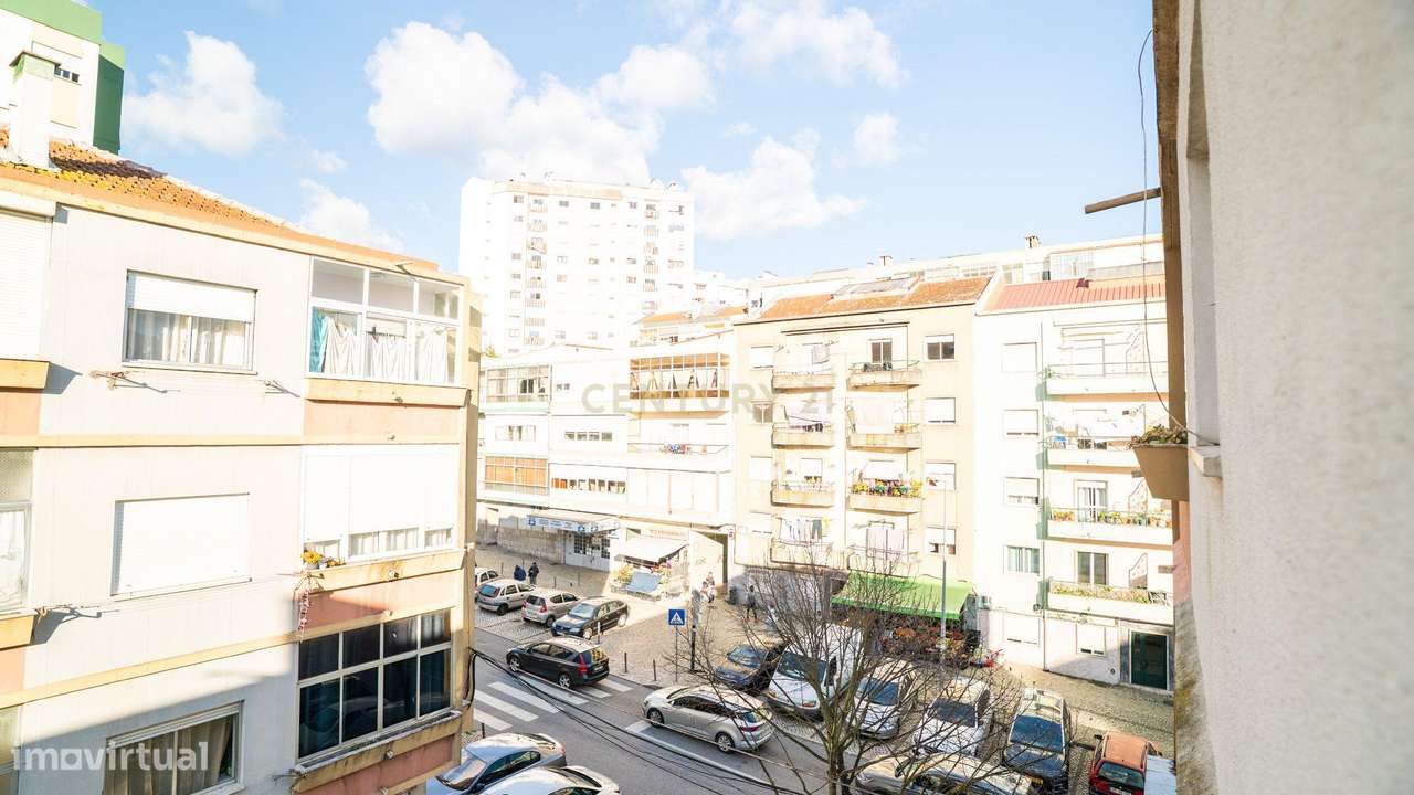 Apartamento T2 + 1* - Remodelado, em Queluz-36