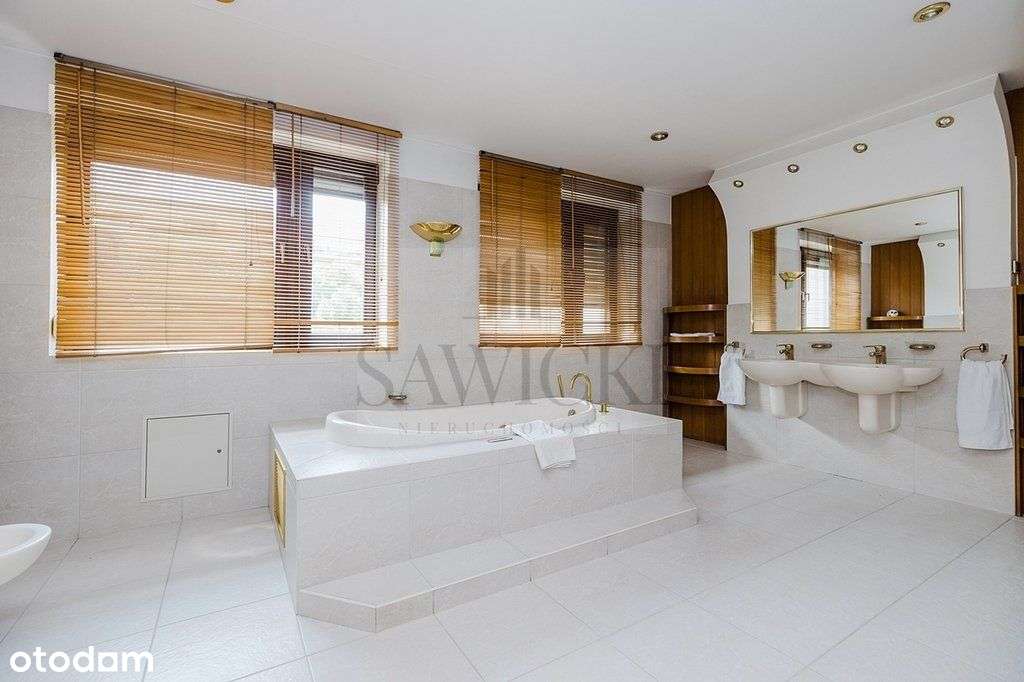 Przestronny, nowoczesny dom jednorodzinny-10