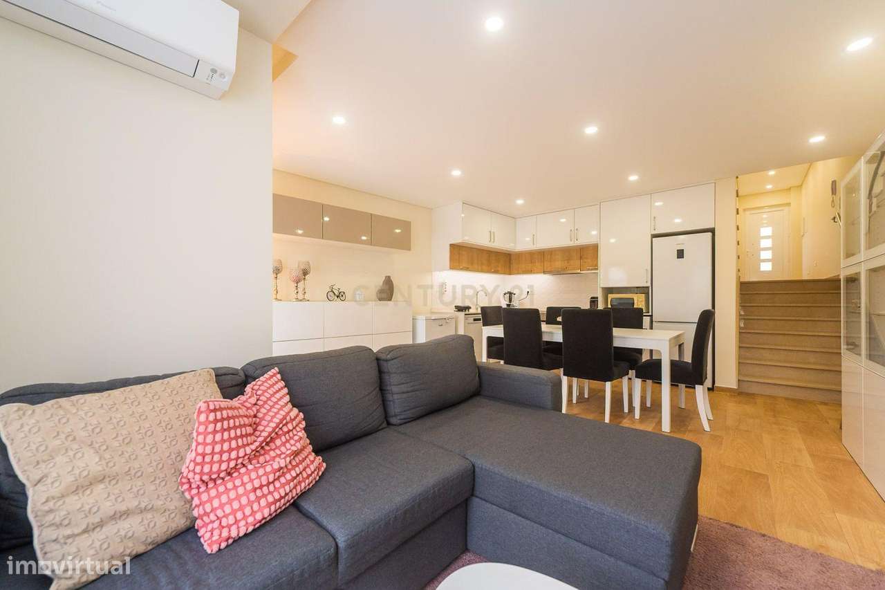 Moradia T3 localizada na aldeia de Cheleiros - Mafra-7