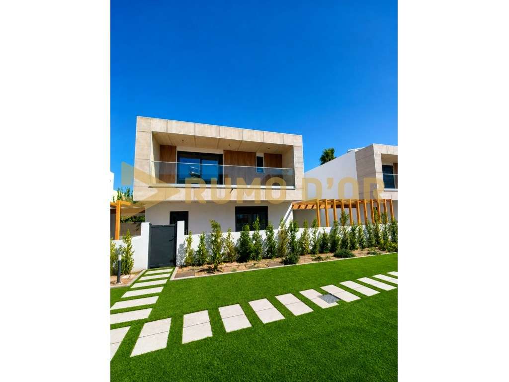 Moradia T4, garagem e piscina em Condomínio privado Albufeira-27