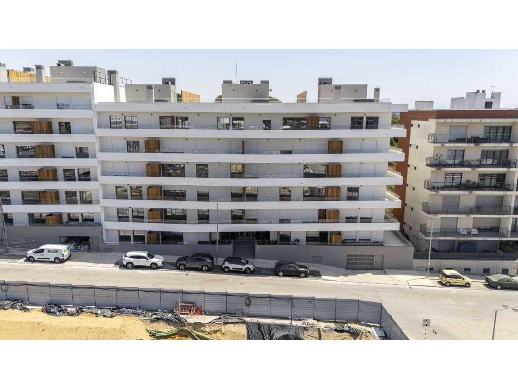 Apartamento T2 Novo no Seixal Baía com Terraço e Estacionamento-36