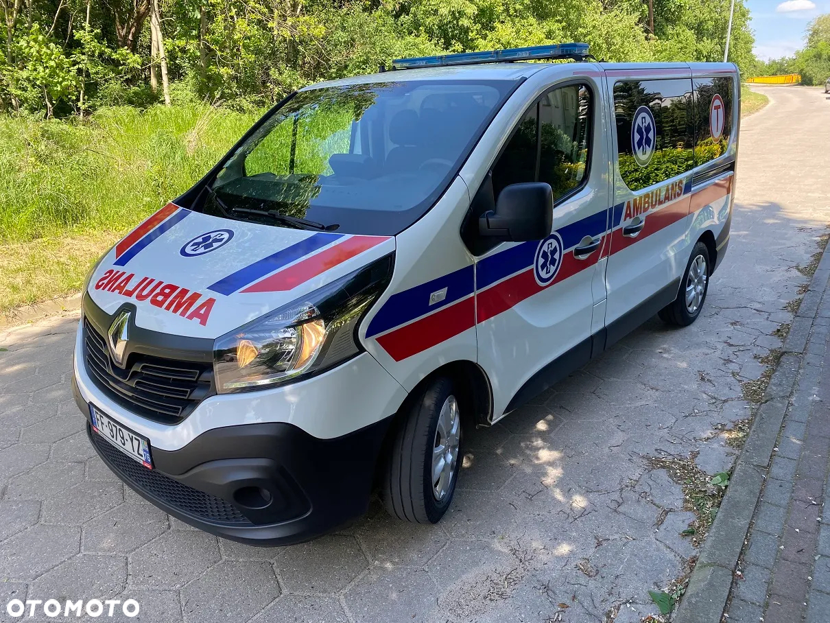 Renault Trafic  karetka ambulans ambulance - 3