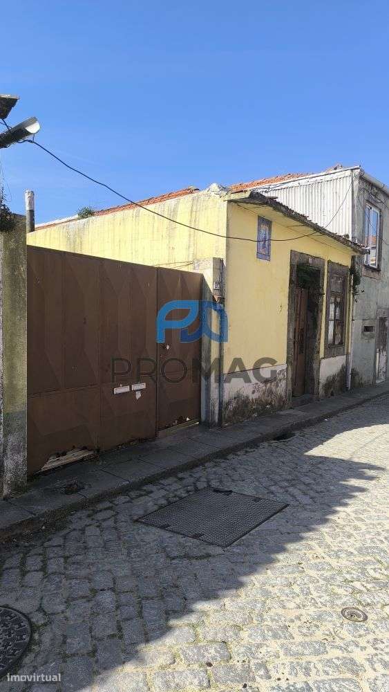 Moradias inseridas em lote urbano de 636 m² | Boavista, Porto-1
