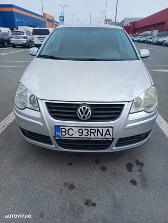 Volkswagen Polo 1.4 Attractive - 3