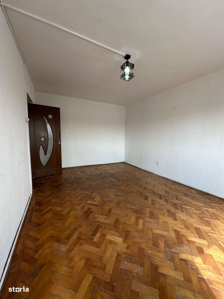 Garsonieră confort 1, localizată în zona de sus a orașului. - Imagine principală: 4/8