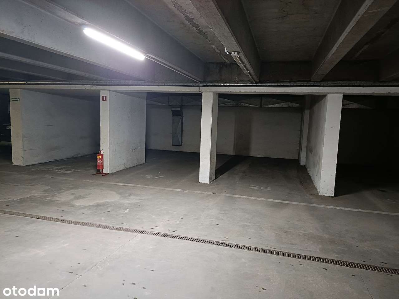 os. Stare Żegrze, miejsce postojowe w podziemnej hali garażowej - Pełny obrazek: 3/9