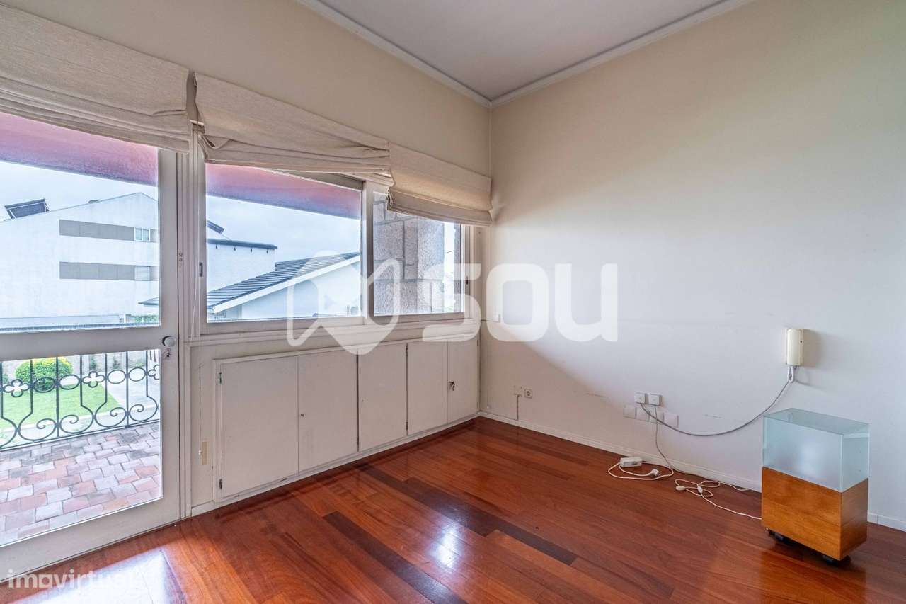 Casa Senhorial T7 num Lote de 3.320m² em Leça do Balio com-30