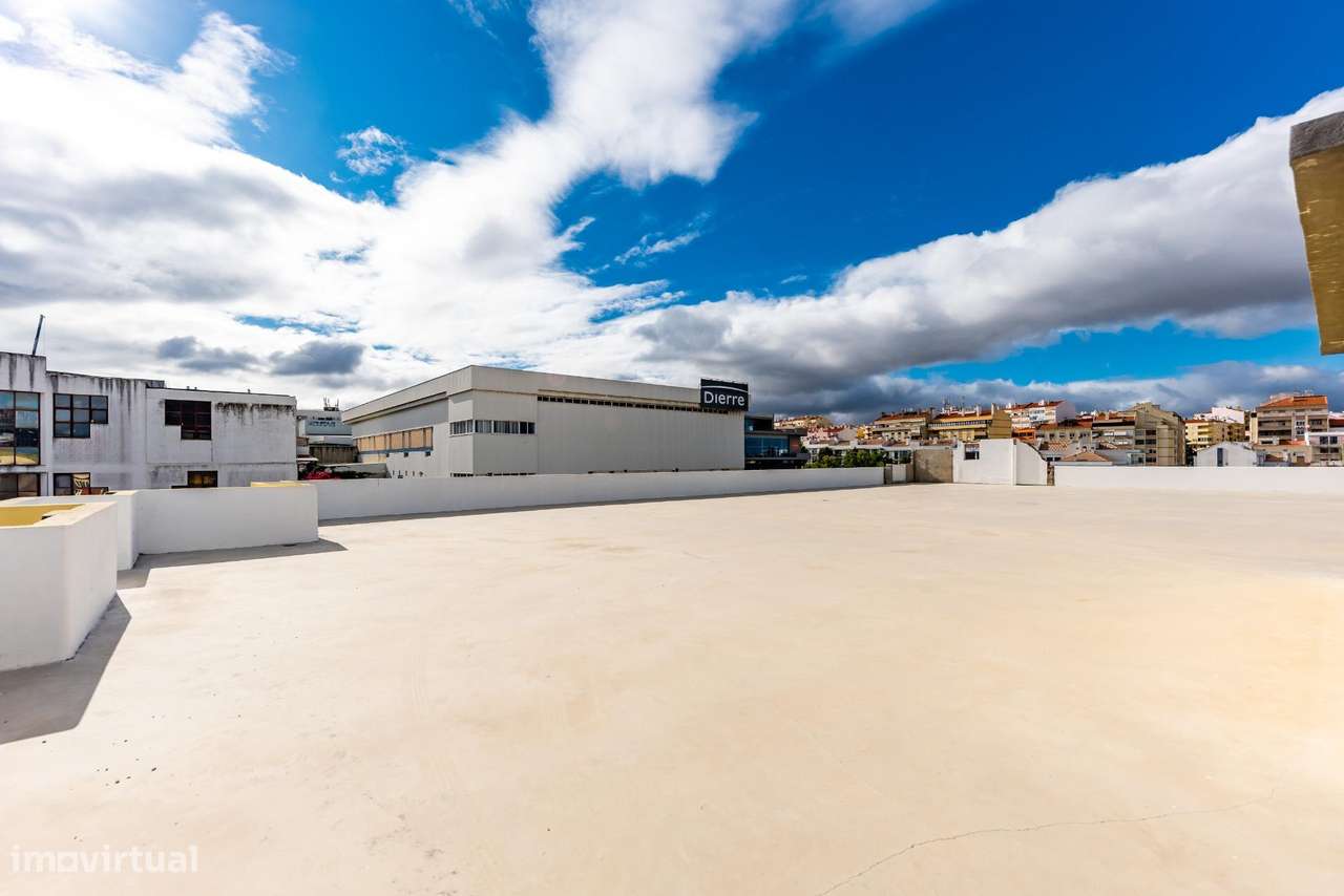 Armazém Industrial com 5 Pisos no Prior Velho, Loures-41