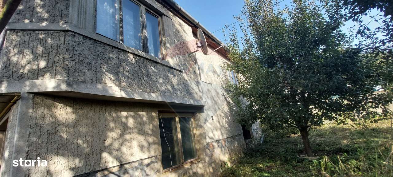 Casă  individuala cu teren generos-9