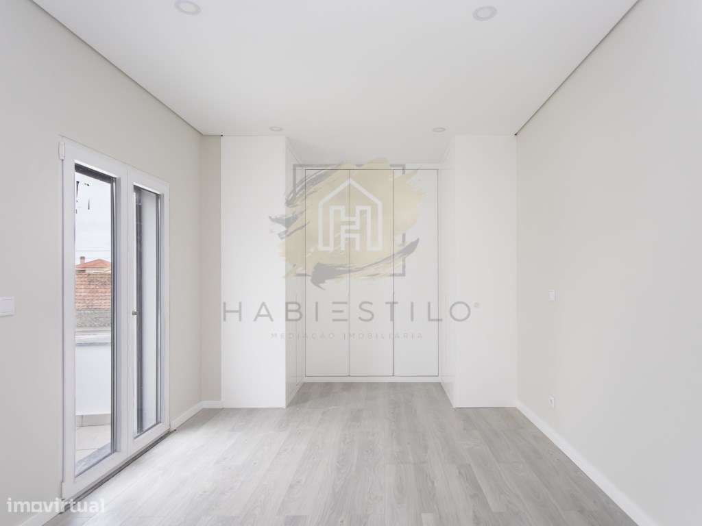 Moradia V4 nova com piscina-28