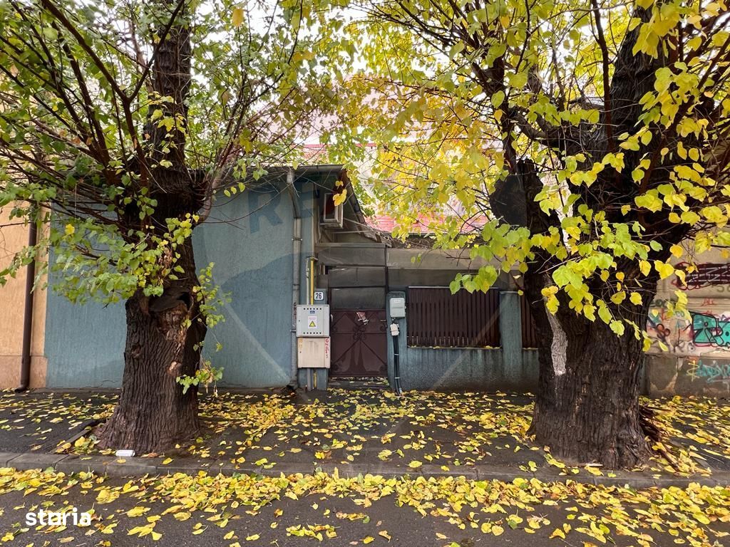 Casă / Vilă în zona Domenii singur in curte