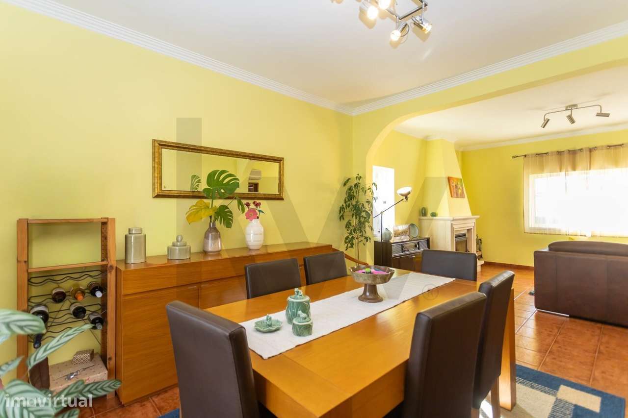 Moradia T4 na Moita – Zona do Palheirão | Excelente Exposição Solar-10