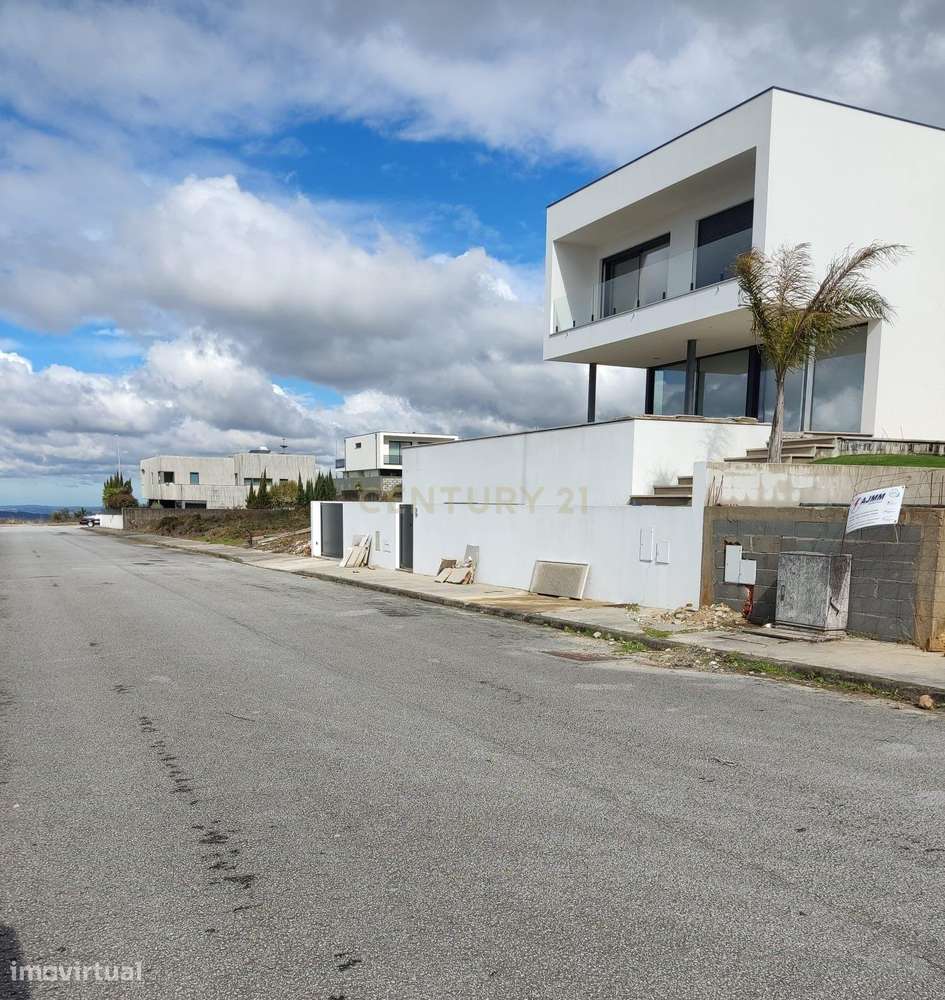 Terreno Urbano em Paços de Ferreira,  com Vista Campestre - Grande imagem: 4/11
