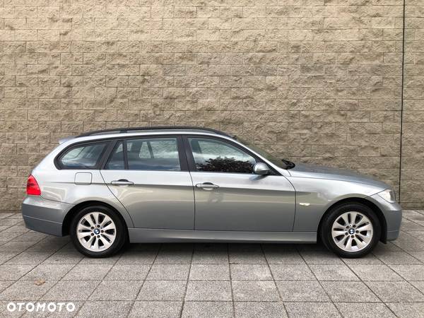 BMW Seria 3 320i - 22