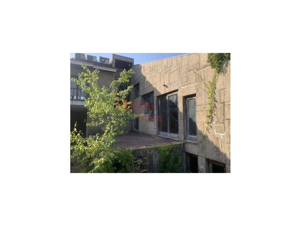 Moradia Isolada com Piscina em AZURÉM, GUIMARÃES - Grande imagem: 4/35