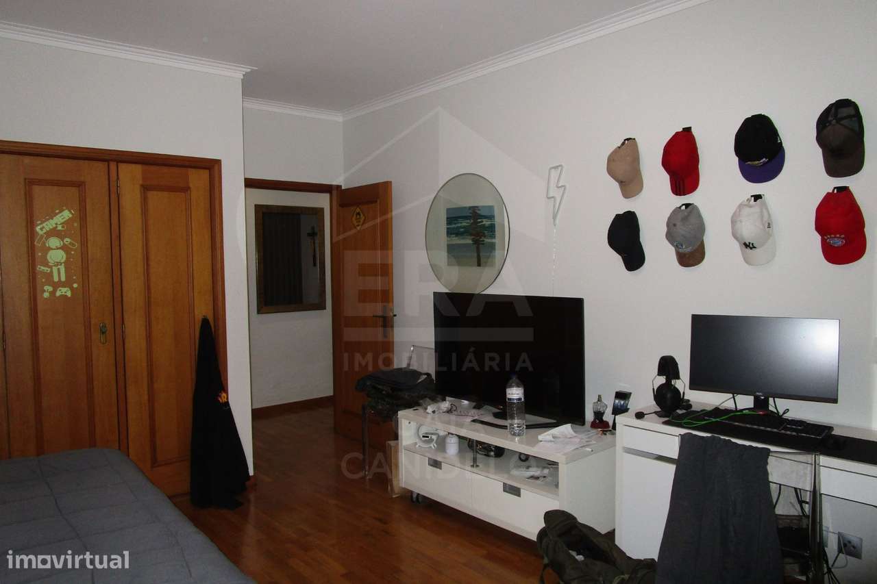 T3 com Vista Mar em Localização Privilegiada!-13