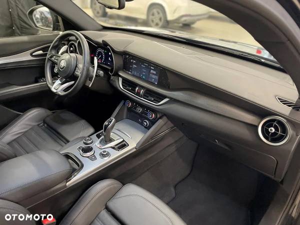 Alfa Romeo Stelvio 2.0 Turbo Veloce Q4 - 16