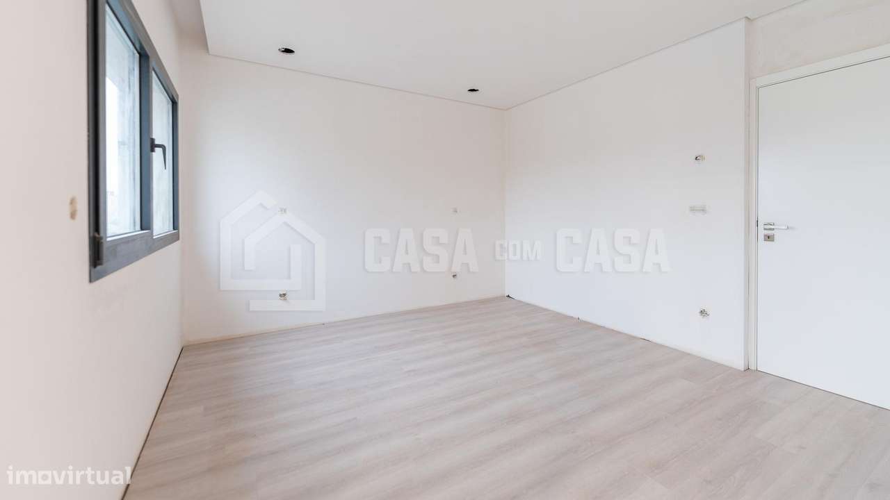 Moradia em Banda V3+1 B NOVA Campo-11