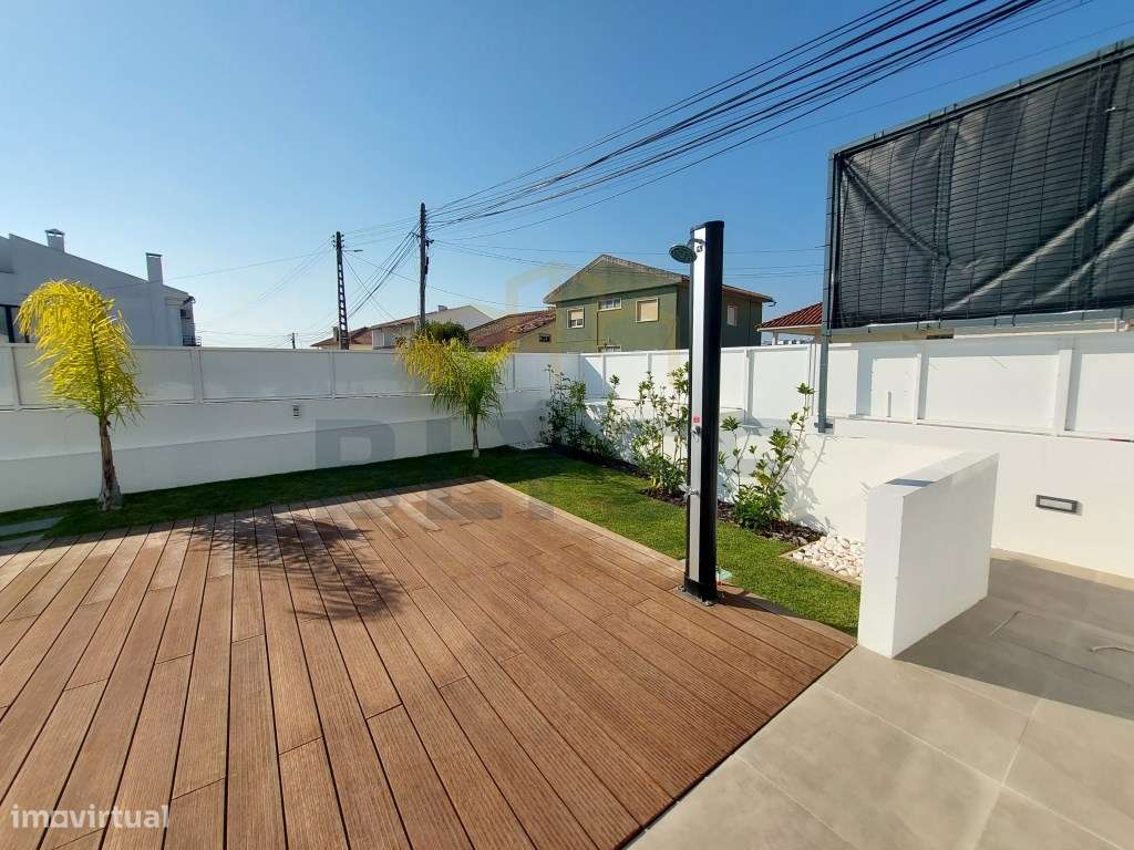 Moradias T4, em Condomínio Privado com Piscina.-34