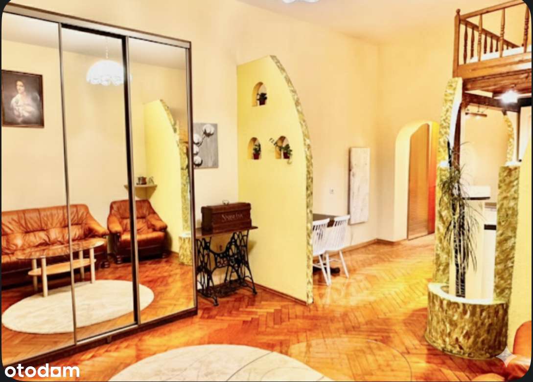 Duża klimatyczna kawalerka z antresolą, balkonem przy ostrowie Tumskim - Pełny obrazek: 4/16