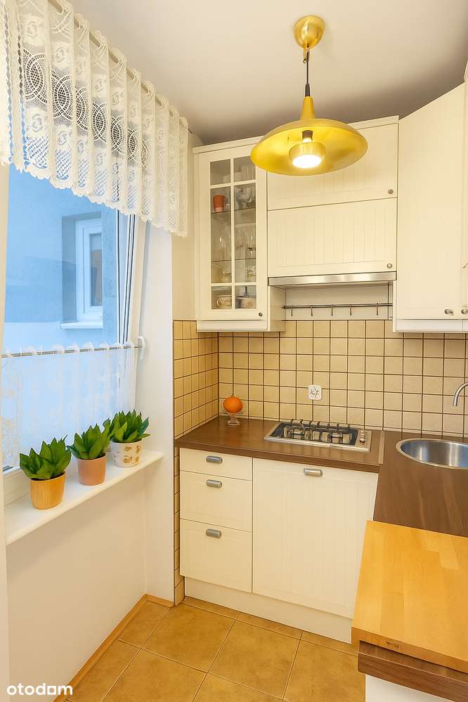 Kawalerka w centrum Warszawy-4