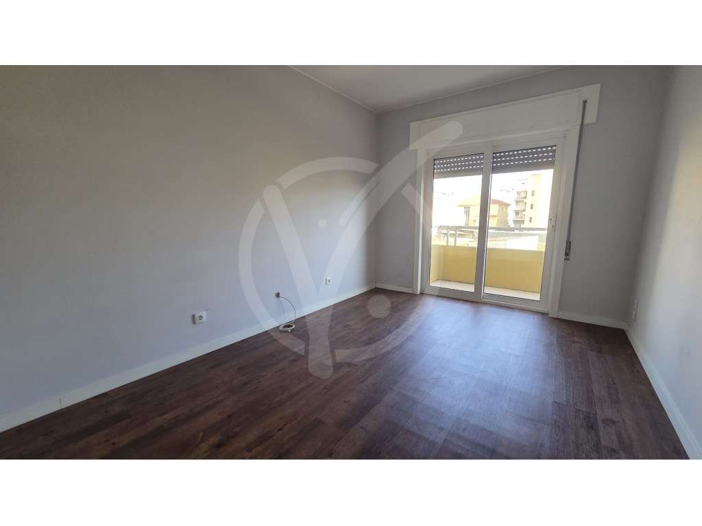 Apartamento T2 à venda na Avenida Santos Graça - Póvoa de Varzim-7