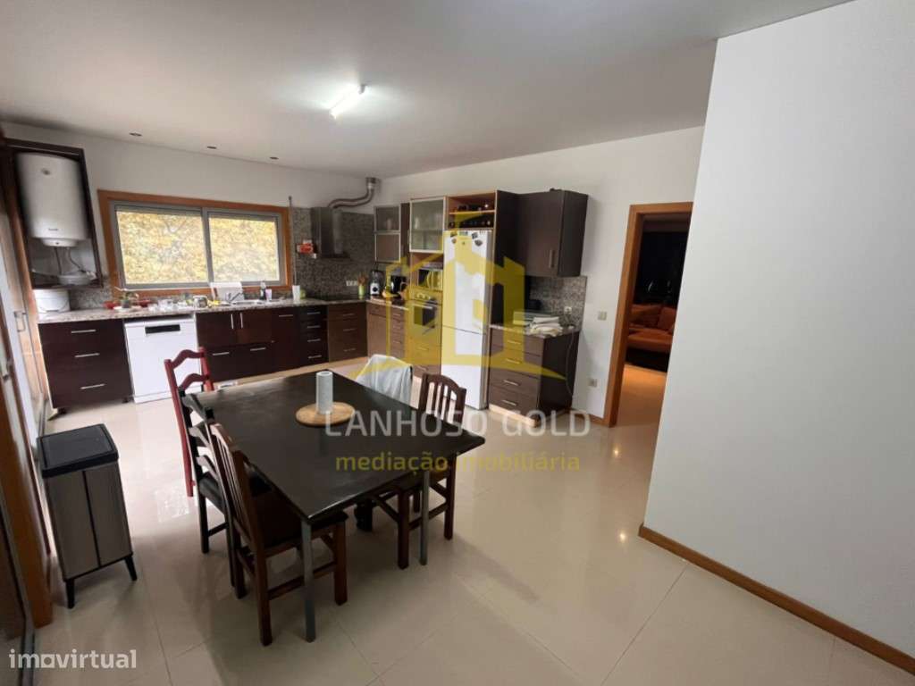 Moradia T4 - Frossos, Braga - Grande imagem: 4/15