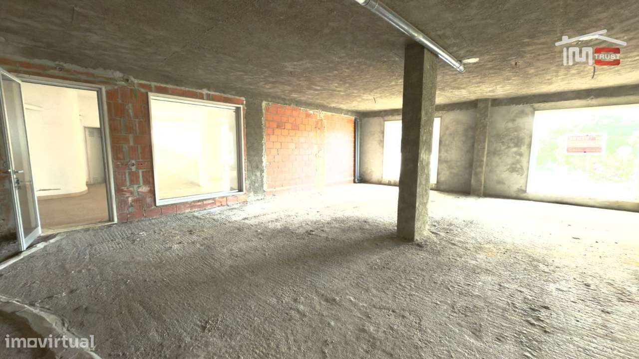 Loja 290m2 Camarate - Espaço Disponível a todas as Actividades Come... - Grande imagem: 5/30