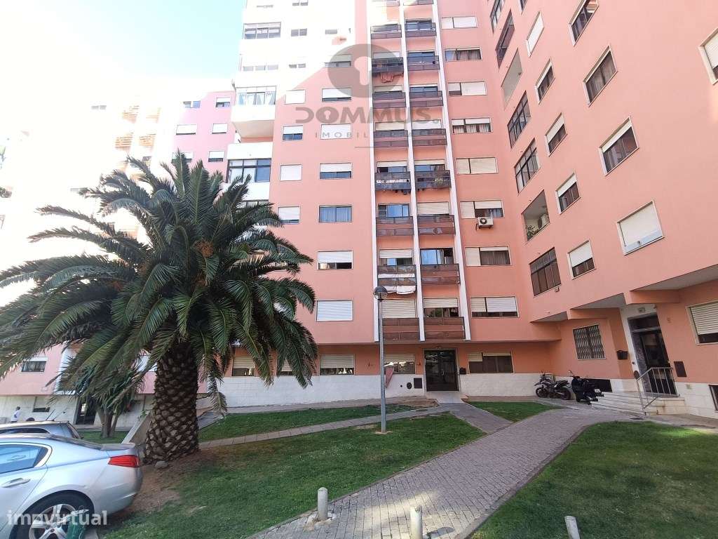Apartamento T2 Remodelado c/ Arrecadação em São Marcos-30