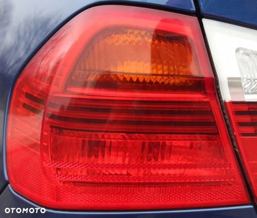 LAMPA LEWY TYŁ W BŁOTNIK BMW E90 SEDAN PRZEDLIFT - 2