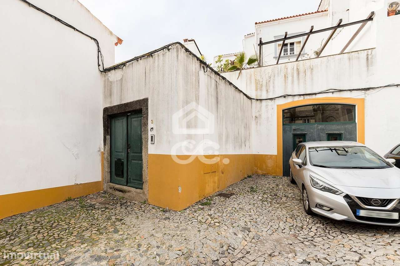 Moradia de luxo com 3 suites, pátio e varandas junto aos Meninos da Gr-52