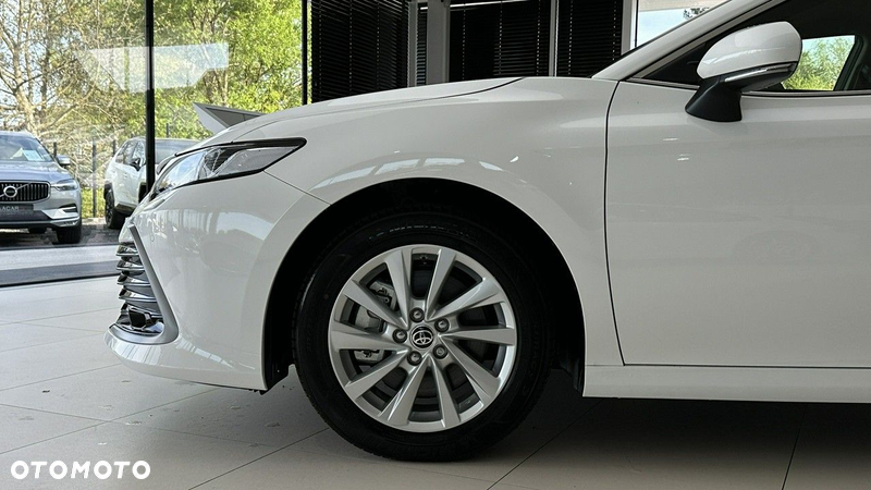 Toyota Camry - 19